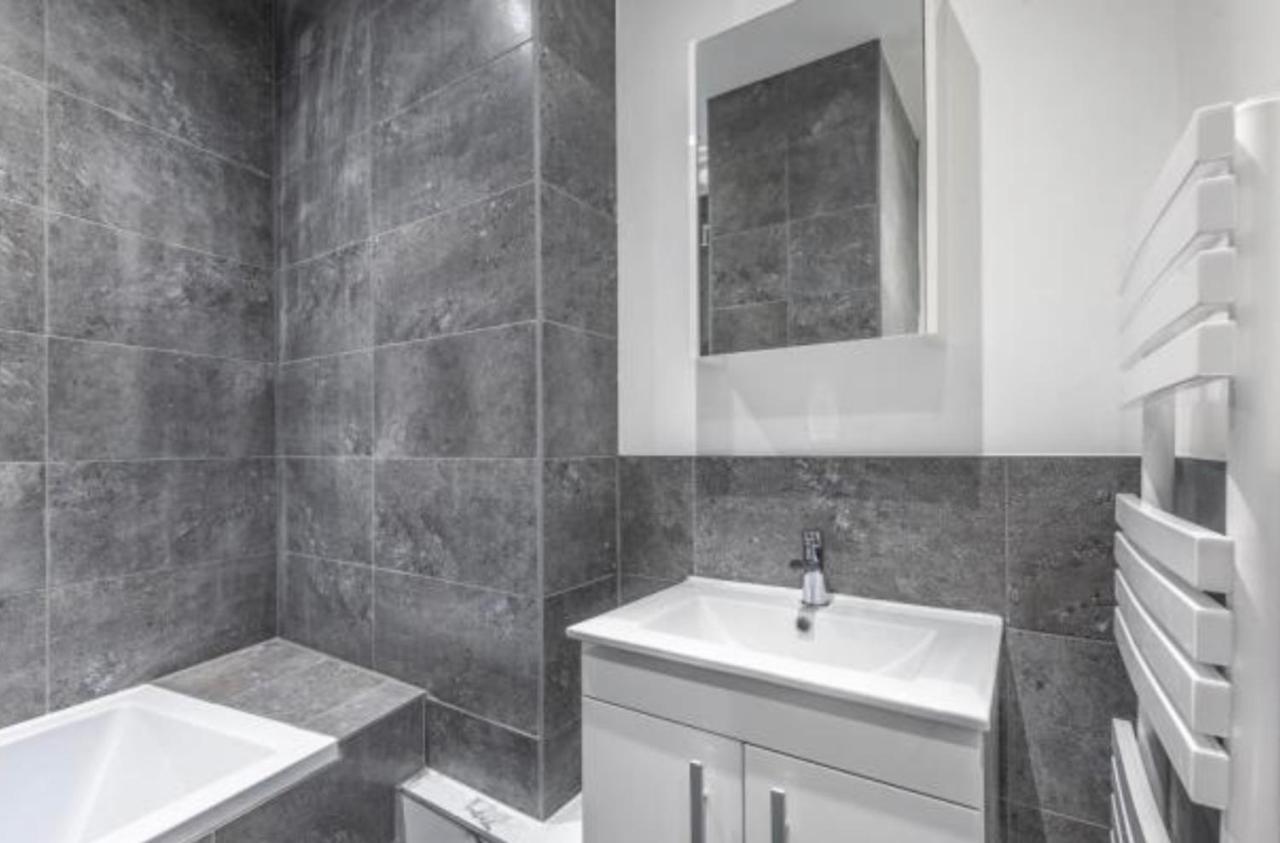 Premium Apartments Thatcham Broadway מראה חיצוני תמונה