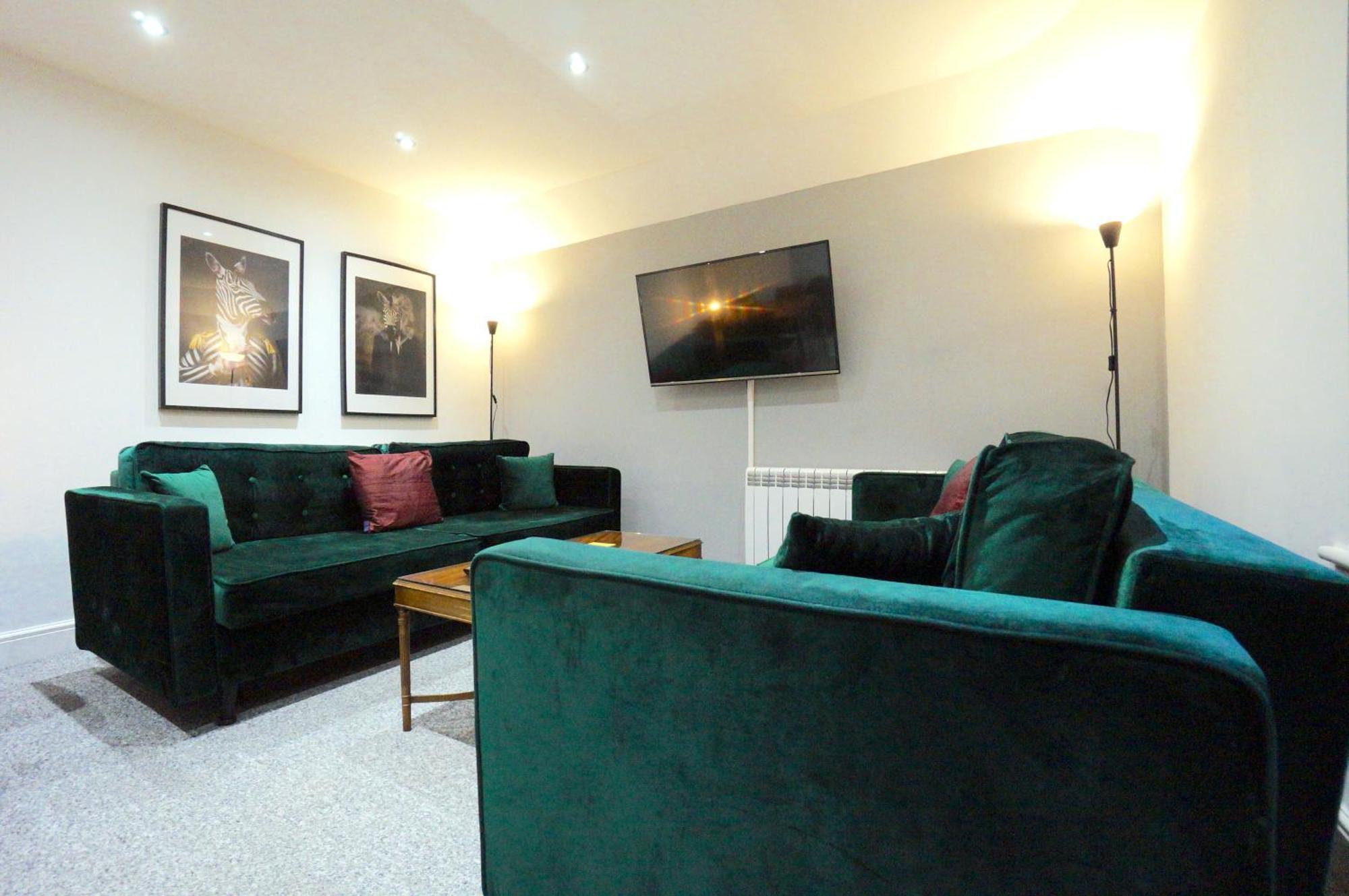 Premium Apartments Thatcham Broadway מראה חיצוני תמונה