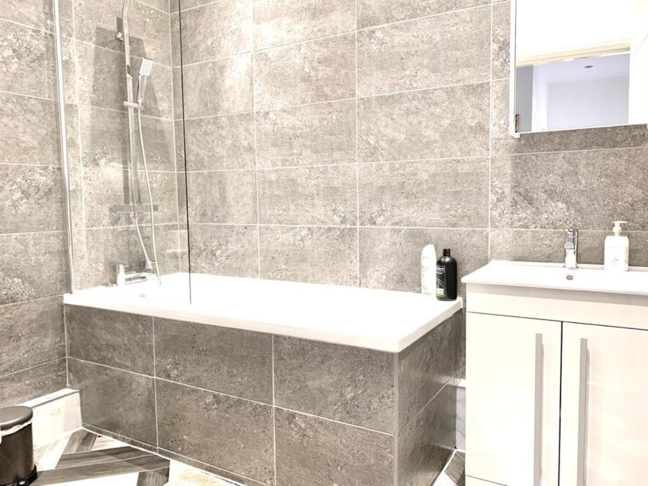 Premium Apartments Thatcham Broadway חדר תמונה